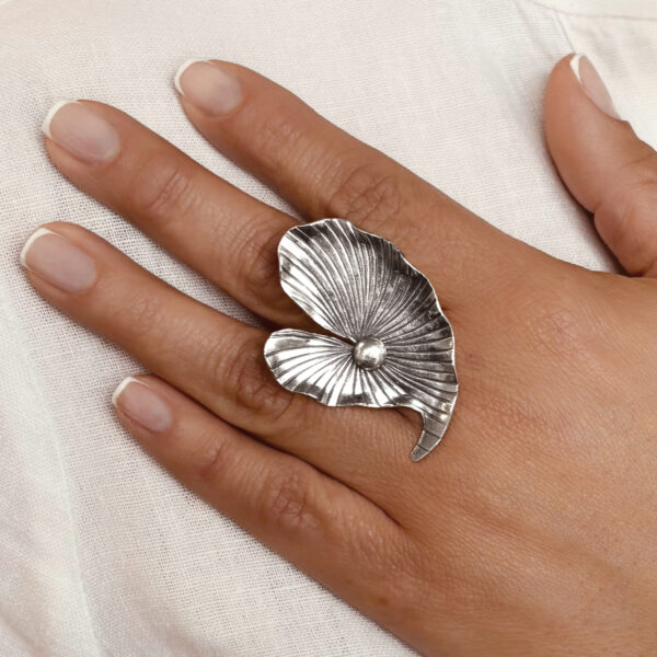 ANILLO AJUSTABLE HOJA HECHO A MANO