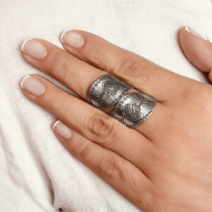 ANILLO FLORES HECHO A MANO