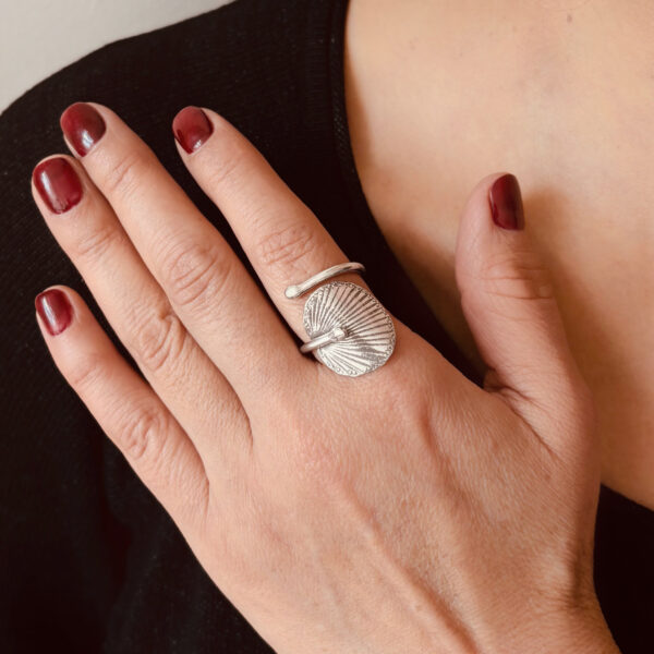 ANILLO  AJUSTABLE HOJA HECHO A MANO