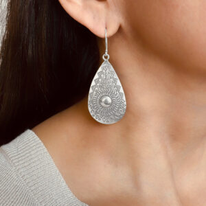 ARO LARGO GOTA DISEÑO HECHO A MANO