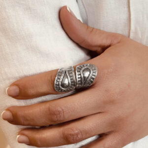 ANILLO AJUSTABLE ENVOLVENTE HECHO A MANO