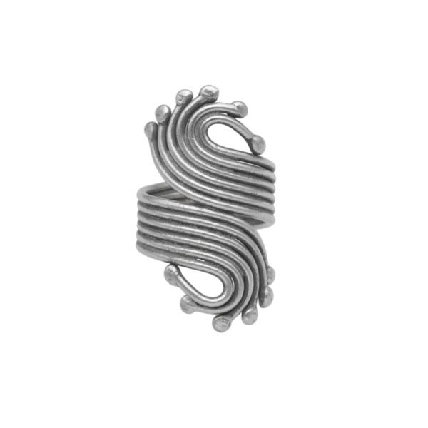 ANILLO AJUSTABLE ENVOLVENTE LÍNEAS HECHO A MANO