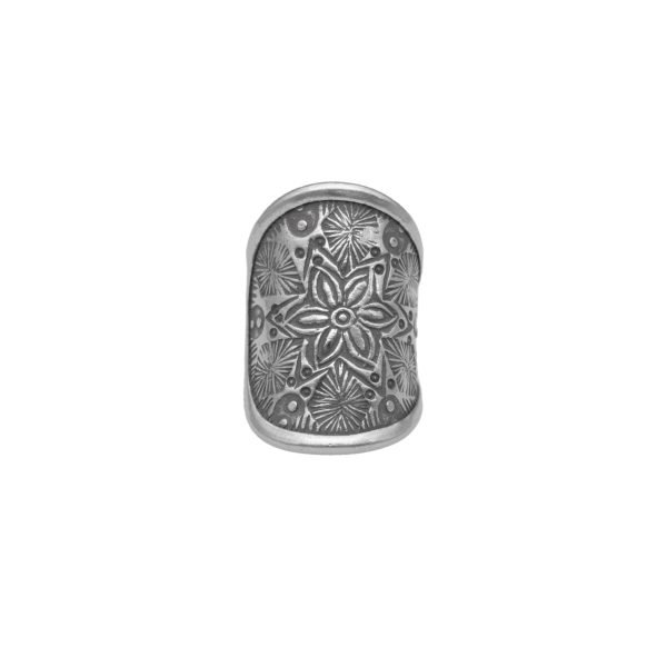 ANILLO AJUSTABLE FLOR TALLADA HECHO A MANO