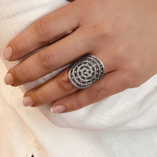 ANILLO AJUSTABLE ESPIRAL HECHO A MANO