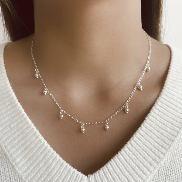 COLLAR BOLITAS COLGANTES